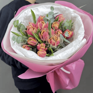 Букет пионовидных тюльпанов