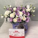 Подарочный набор «Лаванда и Раффаэлло» из роз и эустом