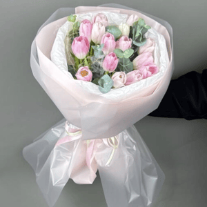 Букет нежно розовых тюльпанов