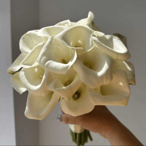 Букет невесты из белых калл