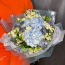 Букет «Прекрасное мгновение» из альстромерий и роз