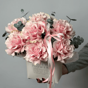 Коробка с цветами «Хит Французская роза в сумочке»