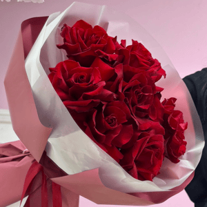 Букет «Красные ажурные розы»