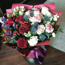 Букет «Фрэйя» из роз и гвоздик