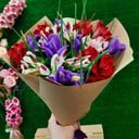 Букет «Анютины глазки» из альстромерий и ирисов