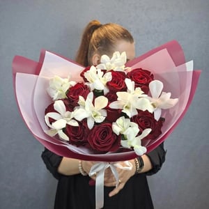 Букет из красных роз
