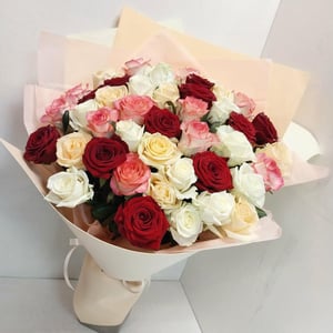 Букет из 45 цветных роз