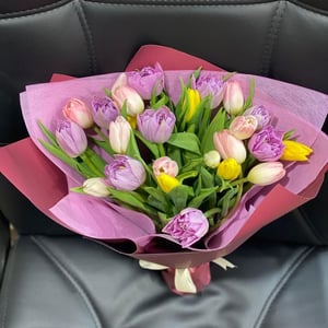 Букет «Весенняя улыбка» из тюльпанов