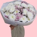 Букет «Зефирка нежная» из хризантем и гипсофил