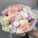 Букет «Романтик» из роз и гвоздик