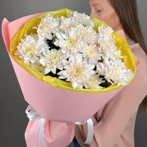 Букет розовых хризантем