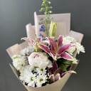 Букет «Романтика» из хризантем и пионов