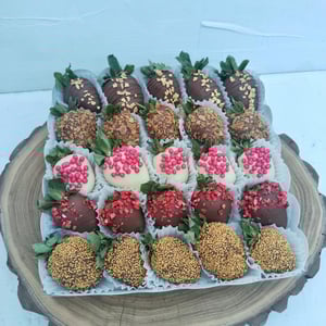 Клубника в шоколаде Яркость