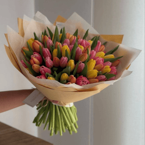 Букет «Микс тюльпанов с оформлением»