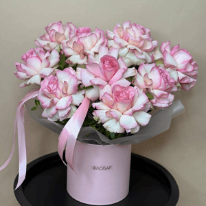 9 французских роз в шляпной коробке