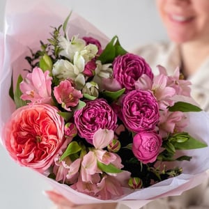 Авторский букет с альстромерией