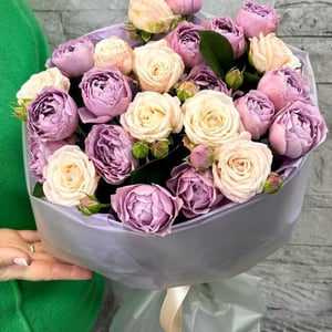 Букет «Микс из нежных пионовидных роз»