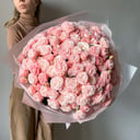 Большой букет из розовых пионовидных роз