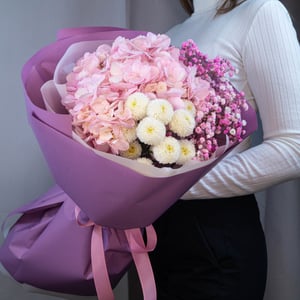 Воздушный букет с гортензией и ньютонами