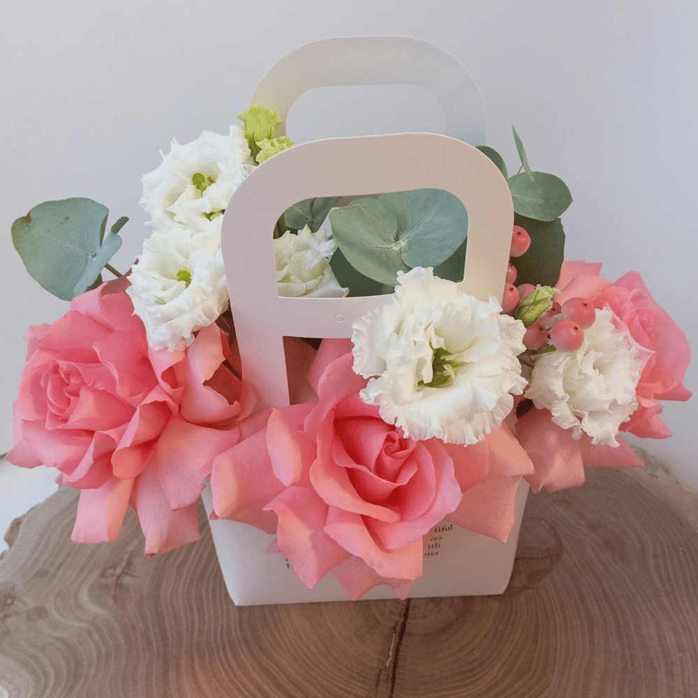 Коробка с цветами «Розовая сумочка»