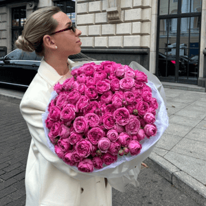 Букет кустовых пионовидных розовых роз