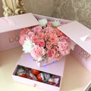 Подарочный набор «Цветы в Ларце с киндерами» из хризантем