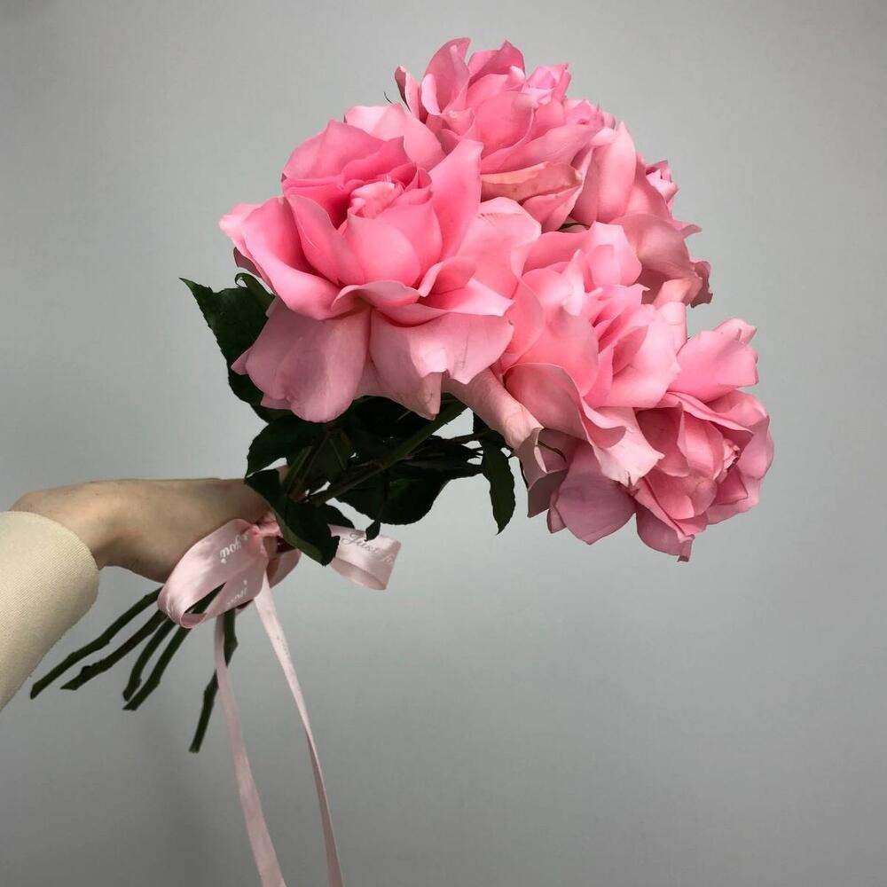 Букет Розовые французские розы под ленту