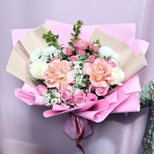 Букет Нежный из роз и хризантем