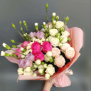 Букет из роз, гвоздик и матрикарий