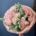 Букет "Зимняя нежность" из гвоздик и роз