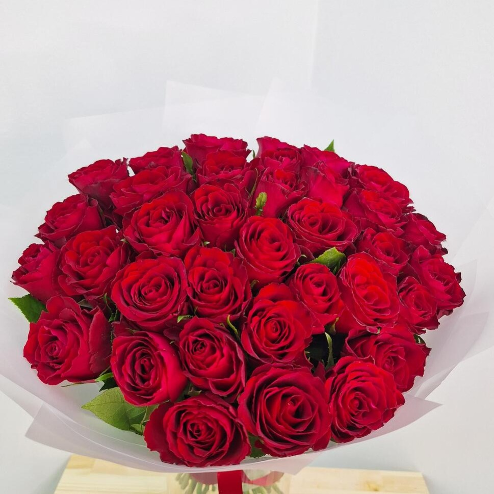 Букет из 35 красных роз Кения
