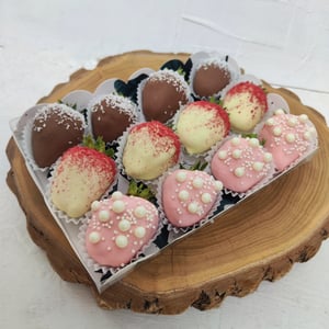 Клубника в шоколаде 12 штук