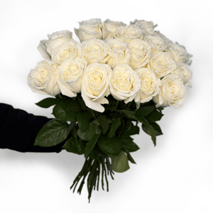 Букет «25 белых роз в атласной ленте»