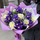 Букет «Желанная» из ирисов и роз