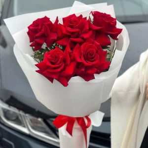 Букет из красных французских роз