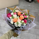 Букет «Неотразимая» из роз и эустом