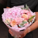 Букет «Минуты нежности» из роз и гвоздик