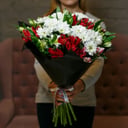 Букет «Альстромерии в хризантемах»