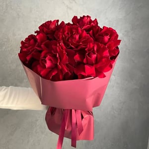 Монобукет из роз Хертс