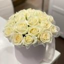 Шляпная коробка с цветами «Шварце» из роз