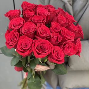 Букет из 25 красных роз