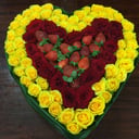 Подарочный набор «Клубника со сливками» из роз