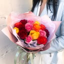 Букет роз в оформлении