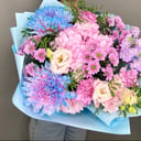 Букет голубая лагуна с гортензией из хризантем и гвоздик