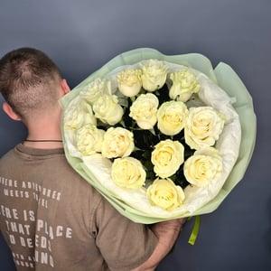 Монобукет из 15 белых роз