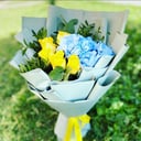 Букет «Радость» из роз и гортензий