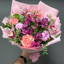 Букет «Первое свидание» из альстромерий и гвоздик