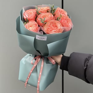 Букет из 7 роз сорта кахала