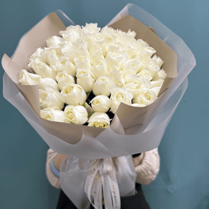 Букет из 51 белой розы (60 см)