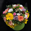 Шляпная коробка с цветами «Цветы в коробке арт. 002» из хризантем и эустом